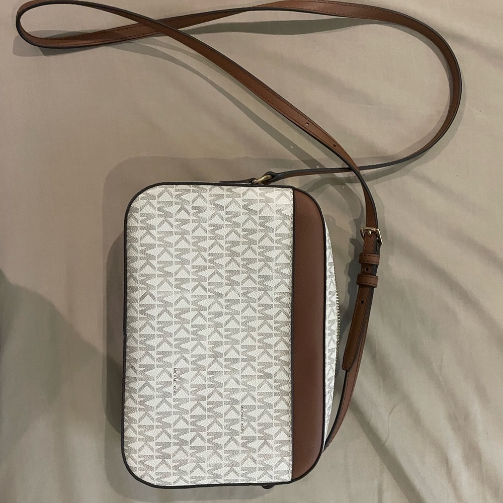 Michael Kors crossbody bag brand new never used - Picture 2 of 7